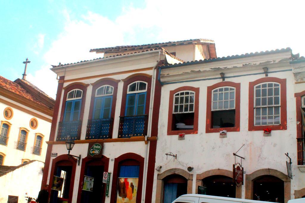 Barroco Hostel 欧鲁普雷图 外观 照片