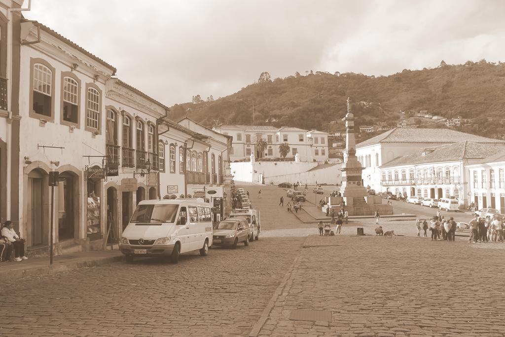 Barroco Hostel 欧鲁普雷图 外观 照片
