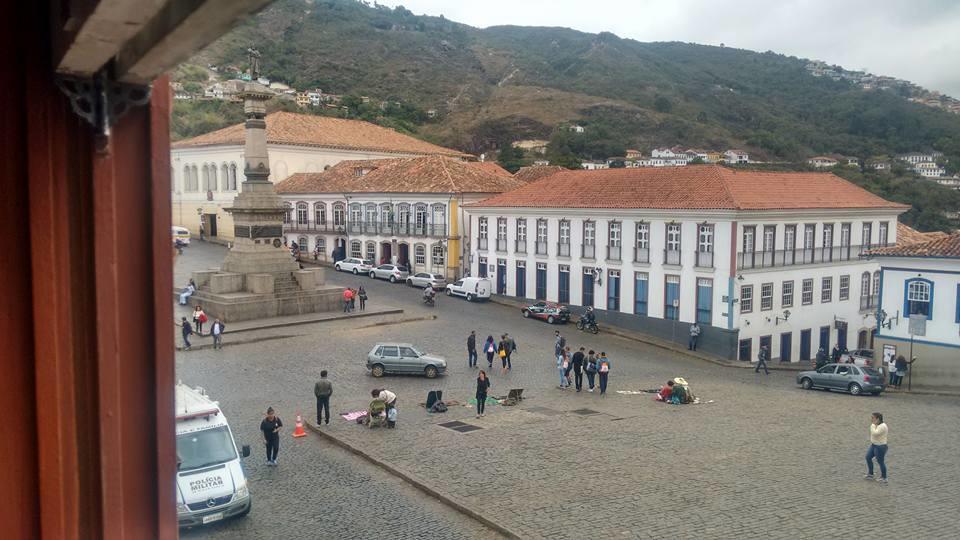 Barroco Hostel 欧鲁普雷图 外观 照片