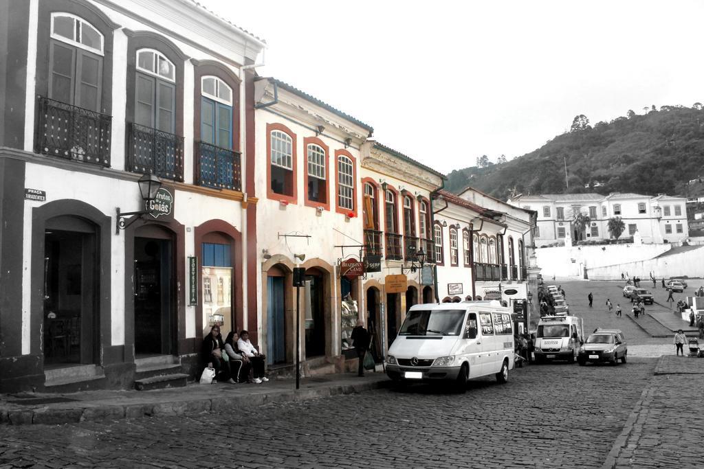 Barroco Hostel 欧鲁普雷图 外观 照片